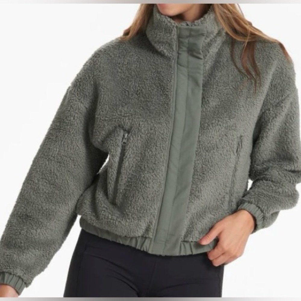 Vuori Cozy Sherpa Jacket High Pile Fleece Full Zip Dusty Pine Green Small